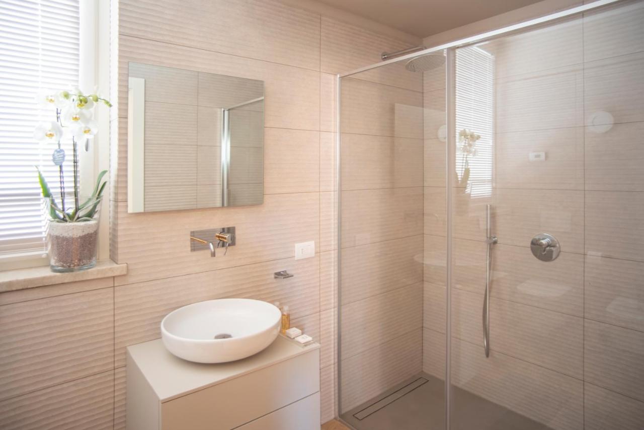 Time To Be - Luxury Apartments Centro Storico Peschiera del Garda Esterno foto