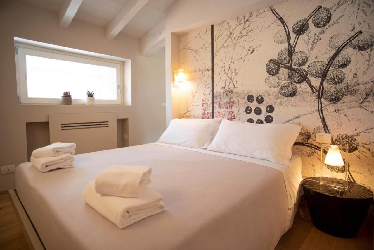 Time To Be - Luxury Apartments Centro Storico Peschiera del Garda Esterno foto