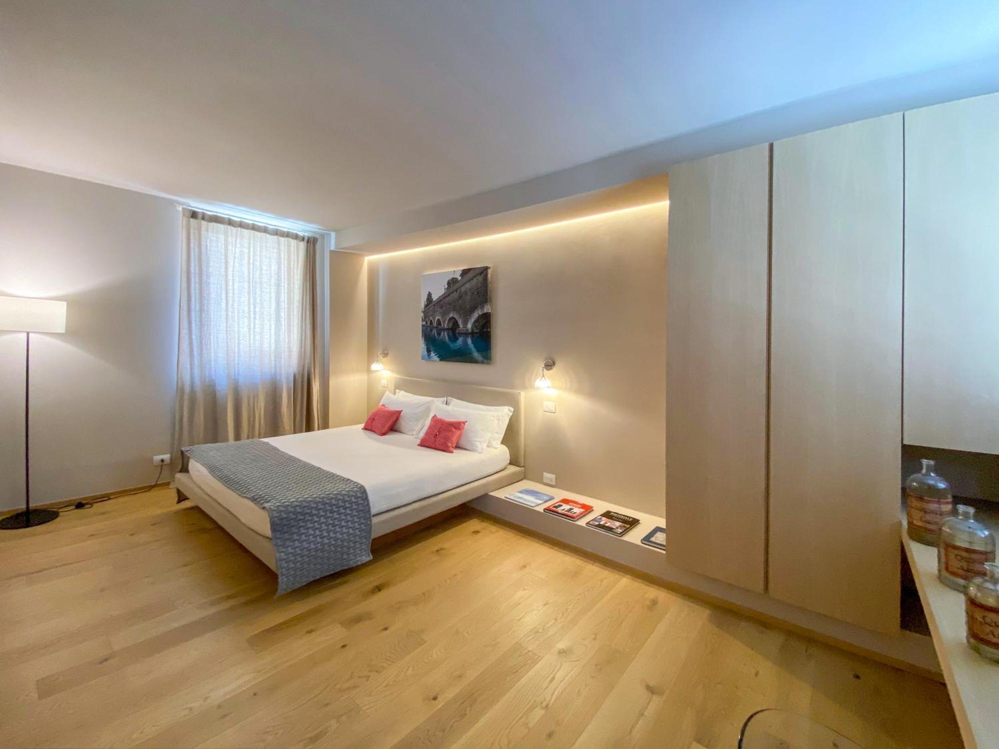 Time To Be - Luxury Apartments Centro Storico Peschiera del Garda Esterno foto